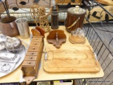 (TABLE) LOT OF WOODEN ITEMS; 8 PIECE LOT OF ASSORTED WOODEN ITEMS TO INCLUDE AN ICE BUCKET, A WOVEN