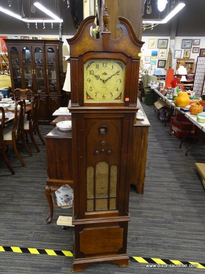 (R1) GRANDFATHER CLOCK RADIO; PHILCO ELECTRIC VINTAGE GRANDFATHER CLOCK RADIO WITH A BROKEN ARCH