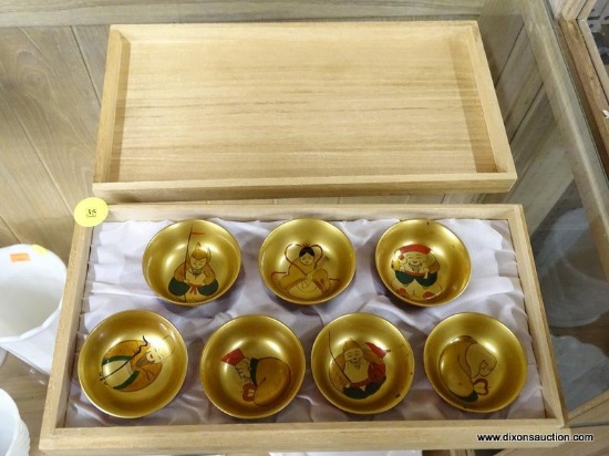 (R1) SET OF ORIENTAL TEA CUPS; 7 HAND PAINTED ORIENTAL TEA CUPS WITH GOLD TONE INTERIOR AND RED