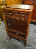 (R2) NIGHTSTAND; WOODEN NIGHTSTAND WITH 2 DOVETAIL DRAWERS AT THE TOP AND BOTTOM WITH A MIDDLE