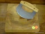 (R3) HANDHELD CHOPPER BLADE AND BOWL; WOODEN HANDLE HAND HELD CHOPPER BLADE WITH A WOODEN CUTTING