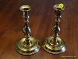 (DR) CANDLEHOLDERS; PR OF VIRGINIA METALCRAFTERS BRASS CANDLE HOLDERS- 8 IN H