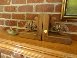 (FRM) MANTEL LOT; LOT INCLUDES PR. OF MAPLE BOOKENDS WITH BRASS EAGLES, HAND BLOWN DISH, WRAPPED