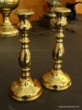 (FRM) CANDLEHOLDERS; PR. OF BRASS VIRGINIA METALCRAFTERS 8 IN H CANDLE HOLDERS