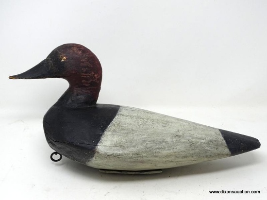 SOLID BODY CANVASBACK. SOLID BODY. FLATTENED, SHARPLY TAPERED BODY. ORIGINAL PAINT. PAINTED EYES.