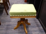 (R4) PEDESTAL VANITY STOOL; GREEN UPHOLSTERED, VANITY STOOL WITH REEDED DETAILING ALONG THE SEAT