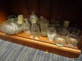 (BAY 6) SHELF LOT OF ASSORTED GLASSWARE; CONTAINS A GOOD SEASONS GLASS OIL CONTAINER, A COOKING OIL