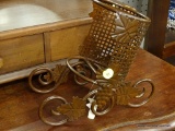 (R1) CANDLE HOLDER; SLEIGH/CARRIAGE LIKE METAL CANDLE HOLDER WITH LEAF AND GRAPE CLUSTERS ON THE
