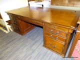 (R2) DOUBLE PEDESTAL KNEE HOLE DESK; WOODEN, KNEE HOLE DESK WITH A CENTER DRAWER ABOVE THE KNEE HOLE