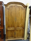 (BWALL) ETHAN ALLEN ENTERTAINMENT ARMOIRE; WOODEN, ROUNDED TOP ENTERTAINMENT ARMOIRE WITH 2 TOP