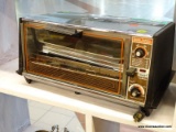 (WINDOW) GE TOASTER OVEN; VINTAGE, TOAST N BROIL 