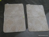 (R4) BATH MATS; PAIR OF TAN BATH MATS WITH A SOFT TOP AND A PLASTIC BOTTOM FOR GRIPPING. MEASURES