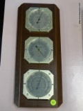 (R4) VINTAGE SUNBEAM WEATHER STATION; BAROMETER, THERMOMETER, AND HUMIDITY SIT IN POLISHED BRASS