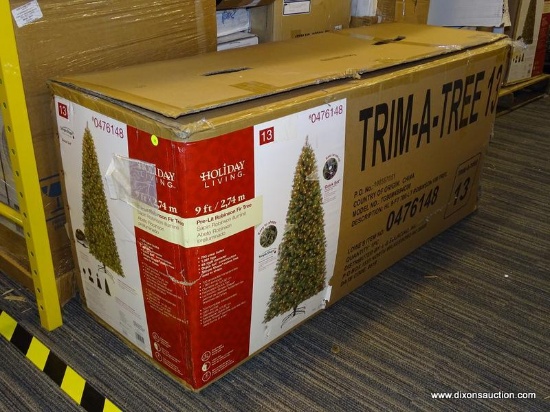 (R1) HOLIDAY LIVING 9-FT PRE-LIT ROBINSON FIR ARTIFICIAL CHRISTMAS TREE WITH 700 CONSTANT WHITE