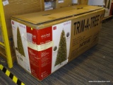 (R1) HOLIDAY LIVING 9-FT PRE-LIT ROBINSON FIR ARTIFICIAL CHRISTMAS TREE WITH 700 CONSTANT WHITE