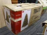 (R1) HOLIDAY LIVING 7.5-FT PRE-LIT HAYDEN PINE ARTIFICIAL CHRISTMAS TREE WITH 900 CONSTANT WHITE