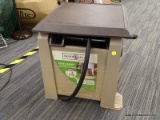 (R2) NEVERLEAK AMES TRUE TEMPER PLASTIC 175 FT HIDEAWAY HOSE REEL CABINET. MODEL NO. 2398800.