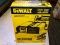 (R6) DEWALT 1000W POWER INVERTER WITH A PEAK OF 2000W AND A CONTINUOUS 1000W. MODEL NO. DXAPI 1000.