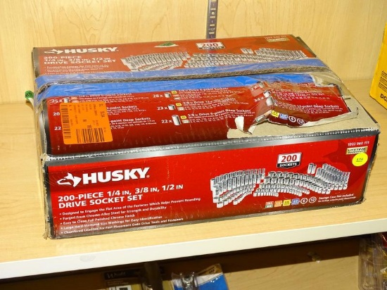 (R5) HUSKY 200 PIECE 1/4", 3/8", AND 1/2" DRIVE SOCKET SET. MODEL NO. H200MSS. COMES IN OPENED BOX.