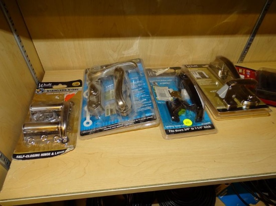 (R5) LOT OF WRIGHT BROTHERS DOOR HANDLES; 4 PIECE LOT TO INCLUDE A KEYED PUSH BUTTON LATCH BLACK IN