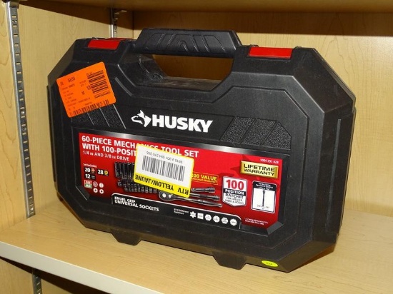 (R6) HUSKY 60 PIECE MECHANICS TOOL SET WITH 100-POSITION RATCHETS AND A 1/4" AND 3/8" DRIVE.