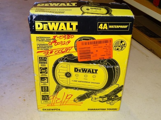 (R6) DEWALT 4 AMP PROFESSIONAL WATERPROOF BATTERY CHARGER & MAINTAINER. MODEL NO. DXA EPC4. COMES IN