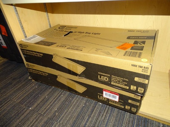 (R6) PAIR OF COMMERCIAL ELECTRIC 2 FT LED INDUSTRIAL HIGH BAY LIGHT DAYLIGHTS, WHITE IN COLOR.
