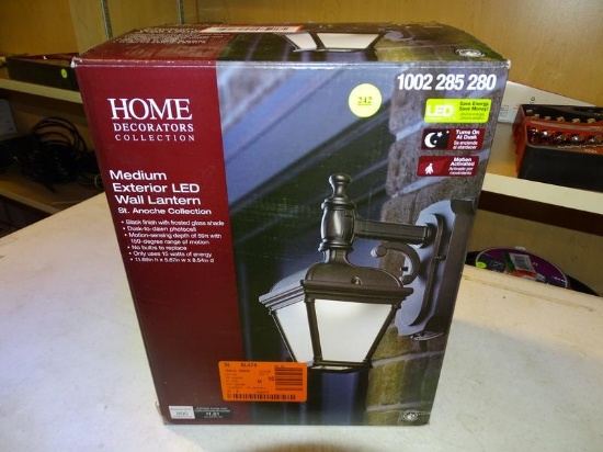 (R7) HOME DECORATORS, MEDIUM SIZE, EXTERIOR, LED MOTION ACTIVATED WALL LANTERN FROM THE ST. ANOCHE