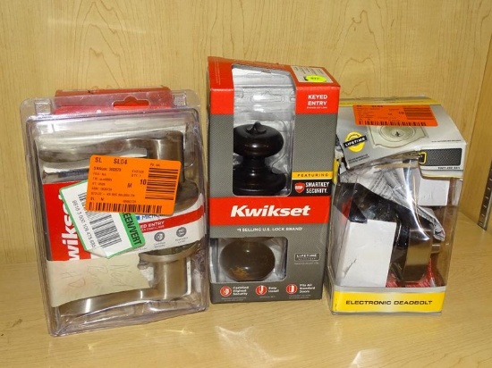 (R8) LOT OF DOOR HANDLES AND DEADBOLTS; 4 PIECE LOT OF ENTRY HARDWARE TO INCLUDE A DEFIANT