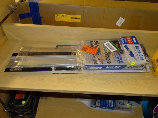 (R8) KREG 48" ACCU-CUT CIRCULAR SAW TRACK GUIDE WITH A SOLID ALUMINUM TRACK. MODEL NO. KMA2700.