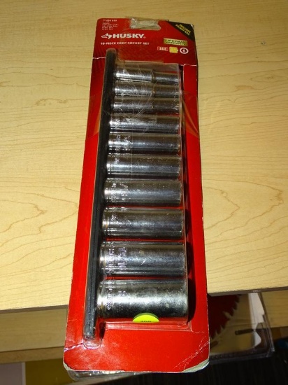 (R9) HUSKY 10 PIECE DEEP SOCKET SET WITH 3/8" DRIVES. COMES IN OPENED PACKAGING.