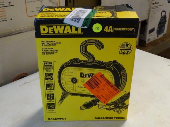 (R9) DEWALT 4 AMP PROFESSIONAL WATERPROOF BATTERY CHARGER & MAINTAINER. MODEL NO. DXA EPC4. COMES IN