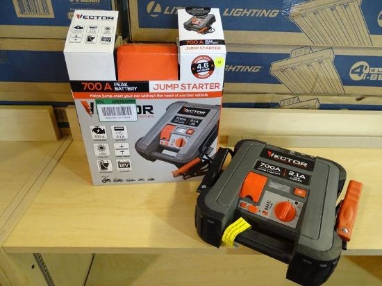(R3) VECTOR PORTABLE JUMP STARTER; 700 AMP PEAK BATTERY RECHARGEABLE JUMP STARTER. WORKS WITH 4 & 6