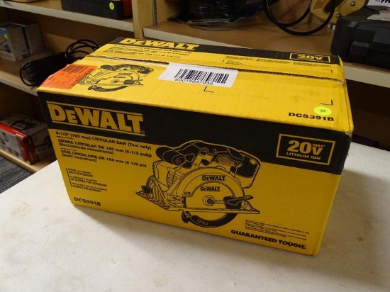 (R7) DEWALT 6.5", 20V MAX, LITHIUM ION, CORDLESS CIRCULAR SAW. COMES NEW IN BOX.
