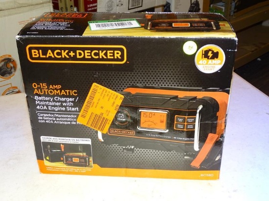 (R9) BLACK & DECKER 15 AMP BATTERY CHARGER/MAINTAINER WITH 40 AMP ENGINE START. MODEL NO. BC15BD.
