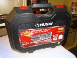 (R7) HUSKY 125 PIECE MECHANICS TOOL SET WITH PRO ACCESS RATCHETS AND A 1/4
