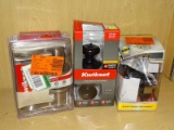 (R8) LOT OF DOOR HANDLES AND DEADBOLTS; 4 PIECE LOT OF ENTRY HARDWARE TO INCLUDE A DEFIANT