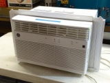 (WALL) GENERAL ELECTRIC WINDOW AIR CONDITIONING UNIT; WINDOW UNIT AIR CONDITIONING WITH WIFI