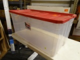(R9) STERILITE 200 QT PLASTIC STACKER BOX WITH LID.