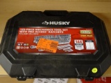 (R9) HUSKY 125 PIECE MECHANICS TOOL SET WITH PRO ACCESS RATCHETS AND A 1/4