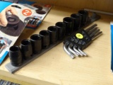(R9) HUSKY L KEY SET AND LARGE SOCKET SET; MAGNETIC TAMPERPROOF TORX L-KEY SET (9-PIECE) AND A 1/2