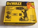 (R8) DEWALT 20V LITHIUM ION COMPACT DRILL/DRIVER KIT; 4 PIECE KIT TO INCLUDE A 1/2