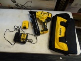(R9) DEWALT 15 GAUGE, 20V MAX LITHIUM ION, BRUSHLESS ANGLED FINISH NAILER KIT; 4 PIECE KIT INCLUDES