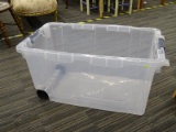 (R2) STERILITE STORAGE TUB; 160 QUART WHEELED STORAGE BOX. ITEM CODE 1004429359. MISSING LID.