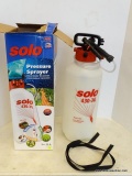 (WINDOW) SOLO PRESSURE SPRAYER; 3 GALLON PLASTIC PRESSURE SPRAYER WITH SHOULDER STRAP. ITEM CODE
