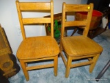 (BLUEBR) PAIR OF OAK SIDE CHAIRS; 2 PIECE LOT OF OAK, CHILDREN'S SIDE CHAIRS.