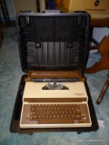 (BLUEBR) VINTAGE ROYAL ACADEMY TYPEWRITER WITH TRAVELING CASE.