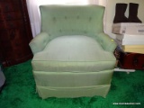 (MBED) BOUDOIR CHAIR; MANORCRAFT BOUDOIR CHAIR INCLUDES HEART PATTERN THROW AND PILLOW