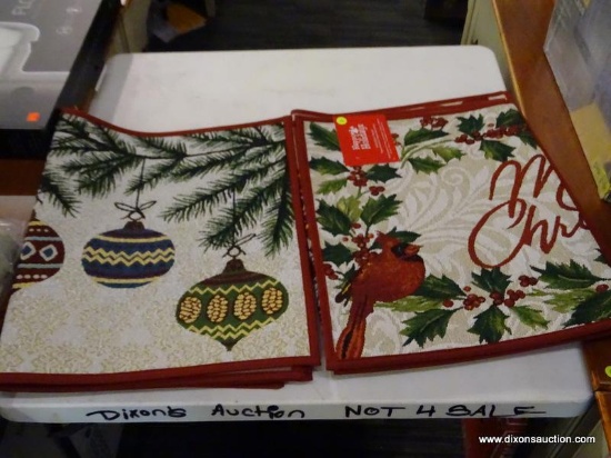 (R5) LOT OF (6) HAPPY HOLIDAYS ACCENT RUGS; (2) MERRY CHRISTMAS AREA RUG WITH HOLLIES, FLOWERS & A