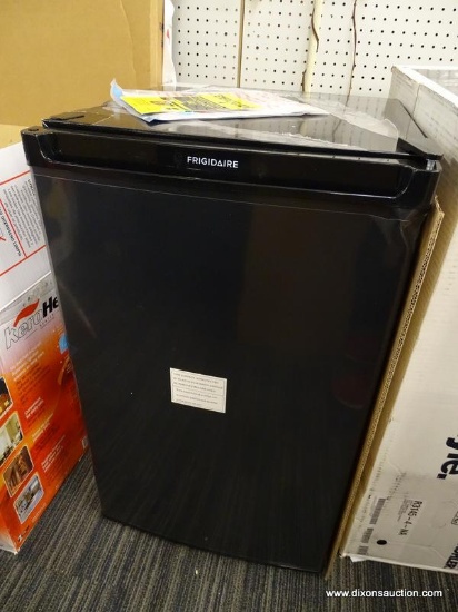 (R1) FRIGIDAIRE MINI FRIDGE; BLACK STAINLESS STEEL 4.4-CU FT FREESTANDING COMPACT REFRIGERATOR. ITEM